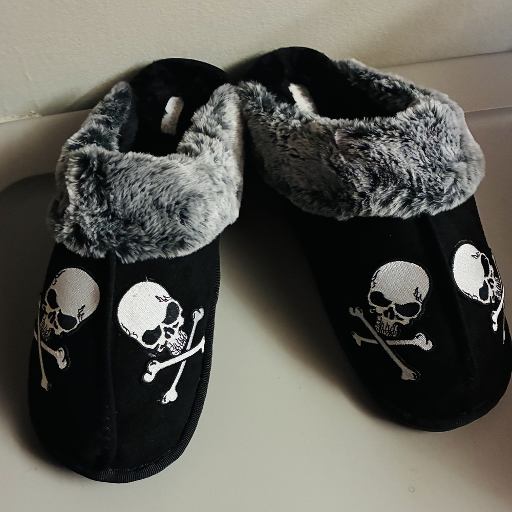 Men's Black Skull Loafers with Faux Fur Lining